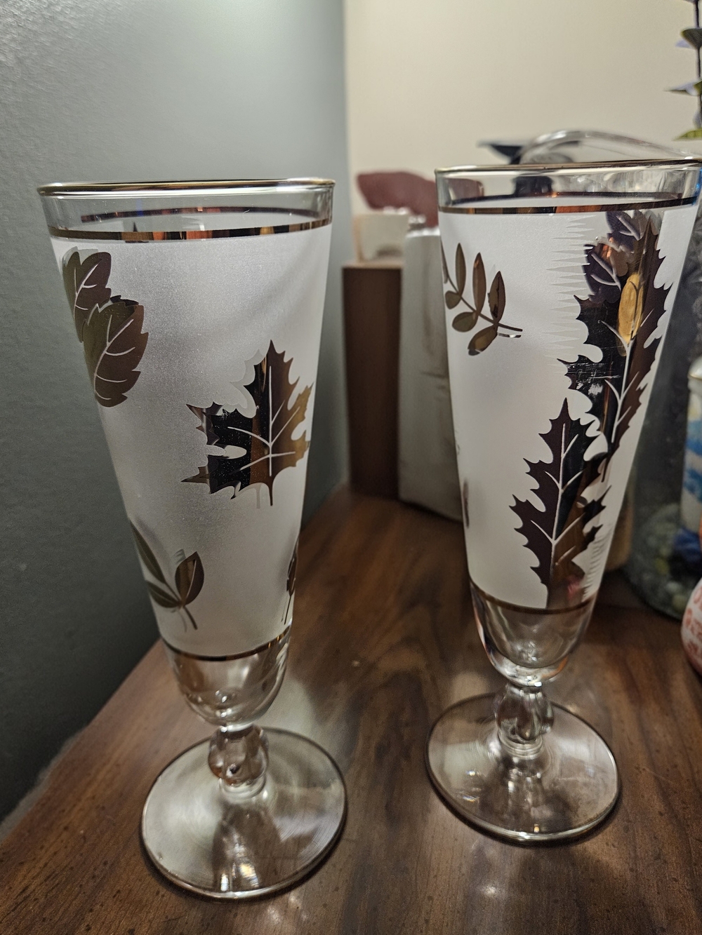 Libbey Frosted Leaf Pilsner Glasses in White and Gold